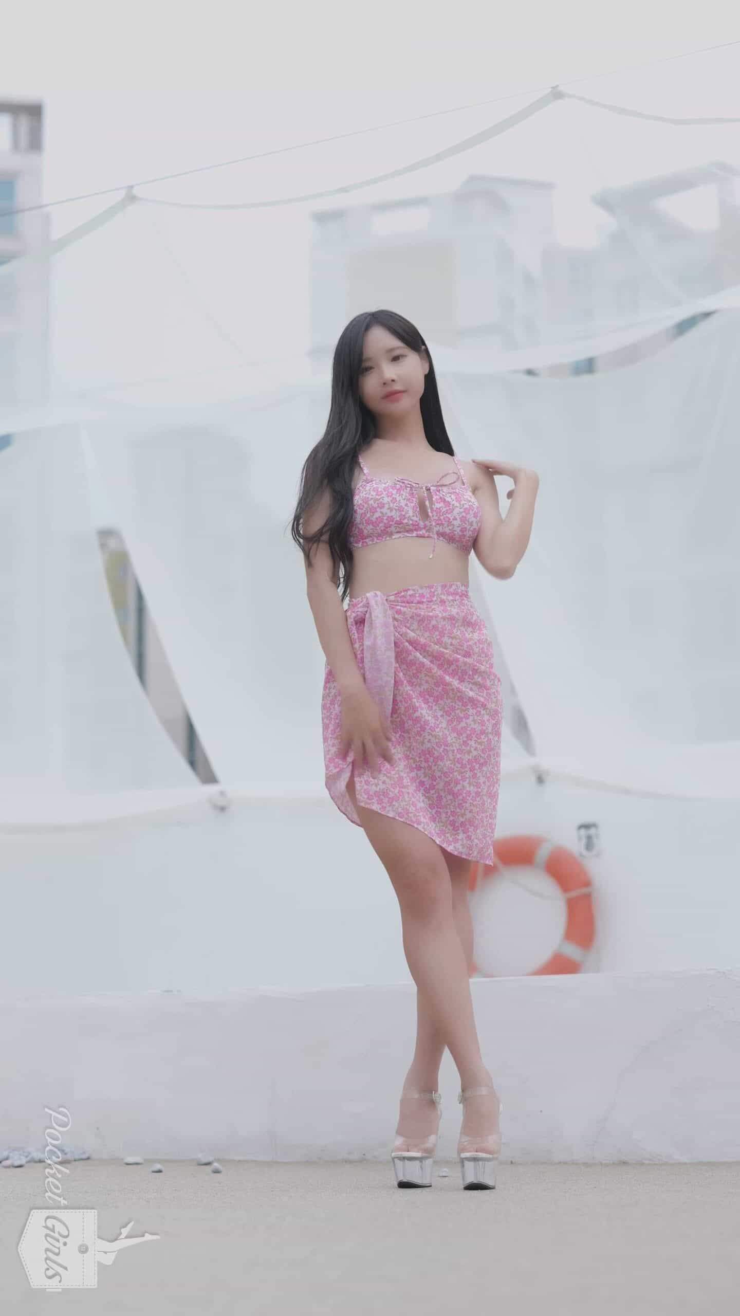 At a Rooftop Pool, Habin, Pocket Girls, 하빈, 포켓걸스, My Skin’s on Fire – #00209