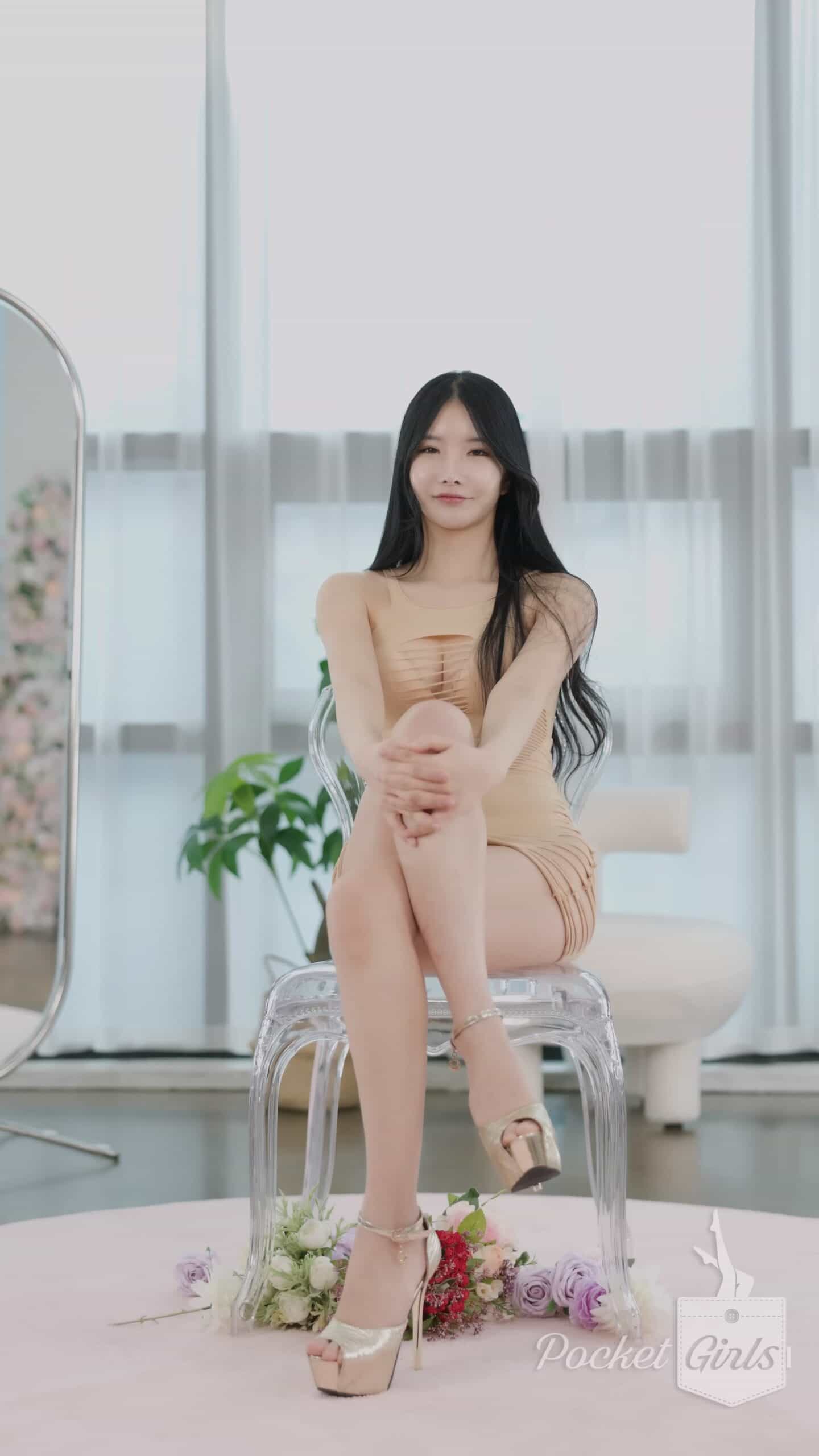 On the See-Through Chair, Yeonji, Pocket Girls, 연지, 포켓걸스 #00398