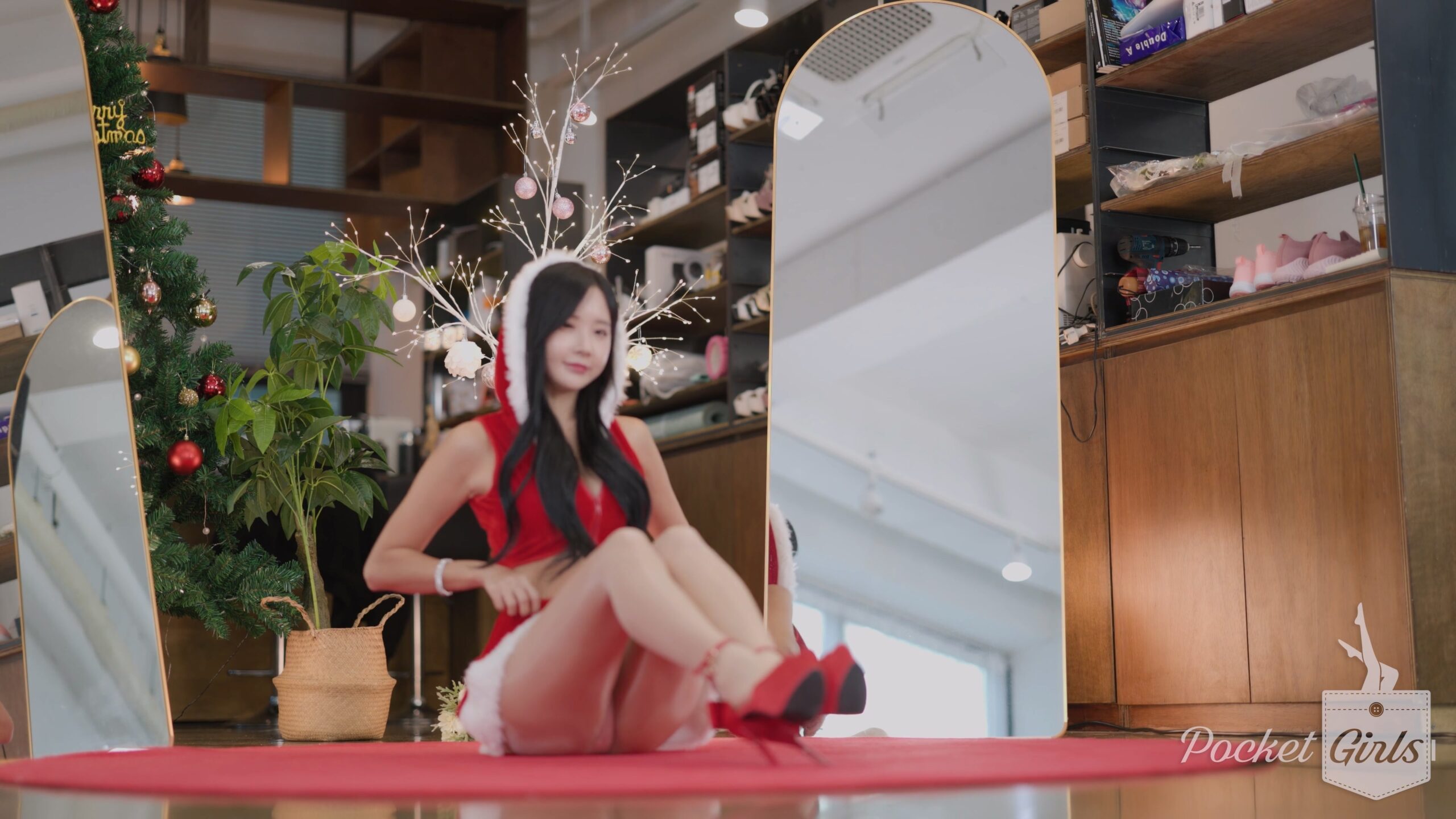 Habin’s Chic on Crimson Carpet, Part.7 – #1074