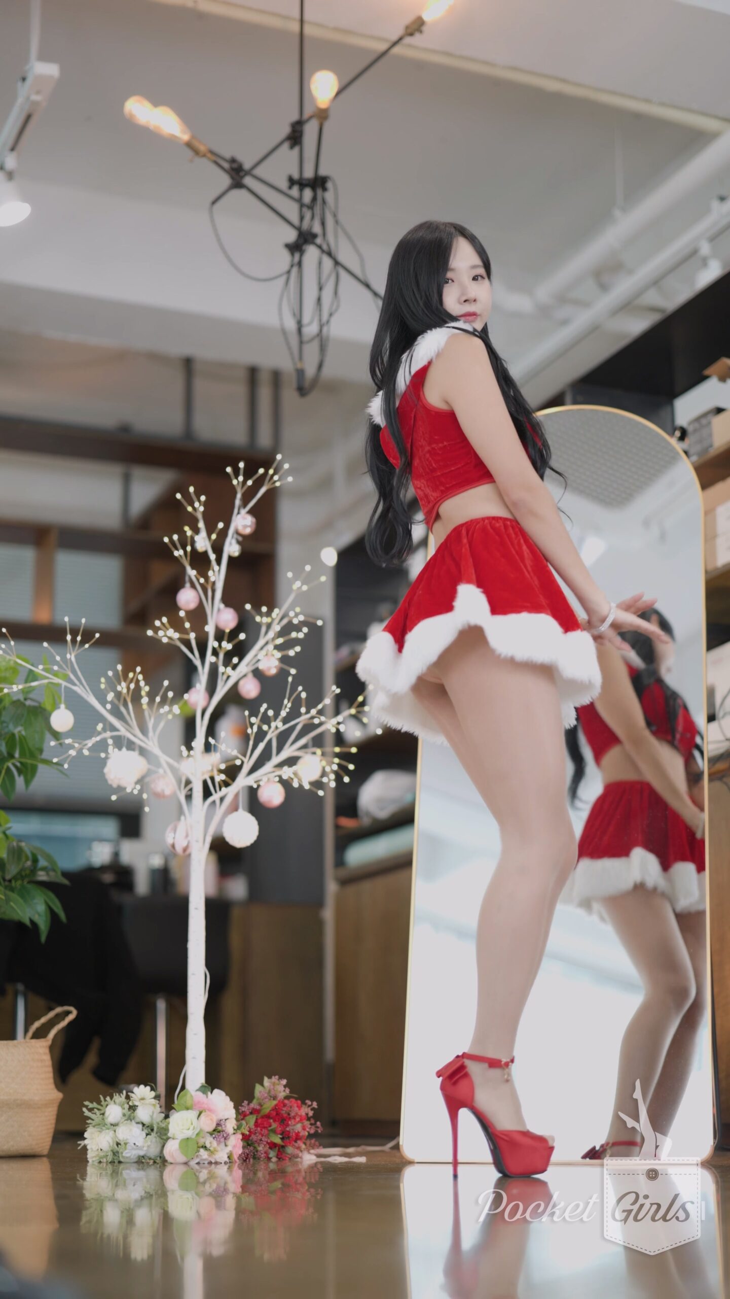 Enchanting Santa Girl Dance, Habin, Part.3b – #1084