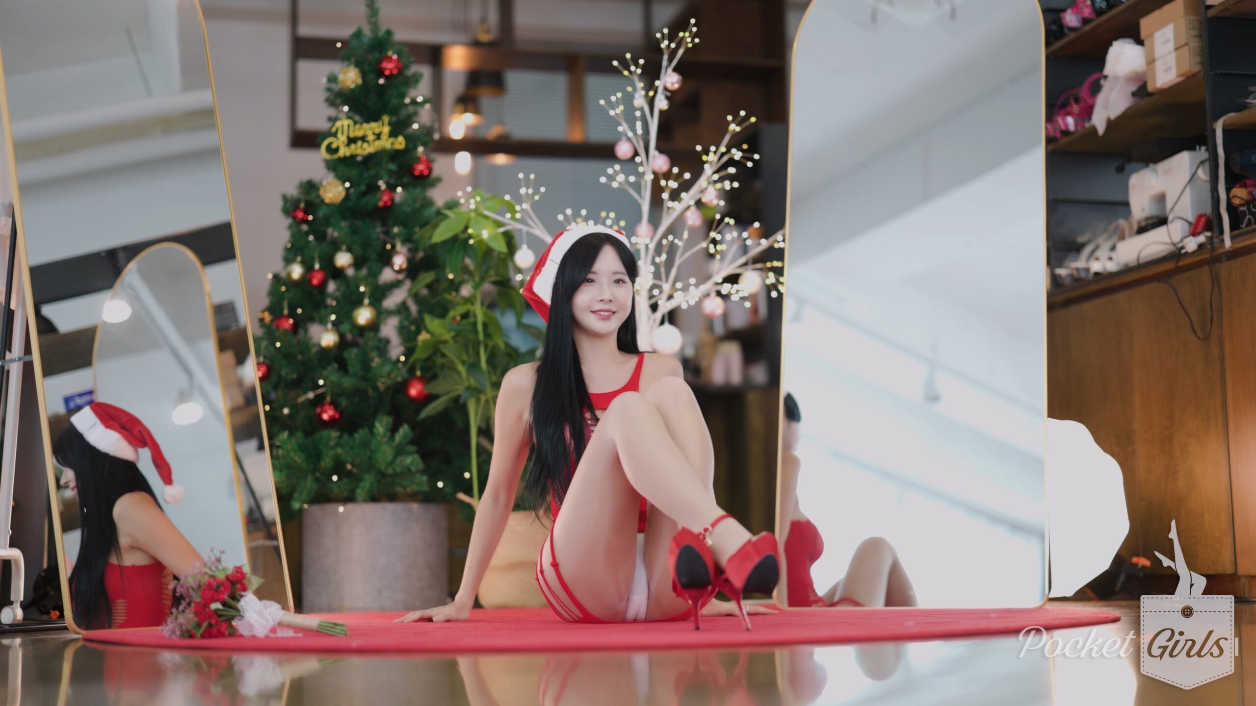 Red Santa Girl Dance, Habin, Part.2 – #1095
