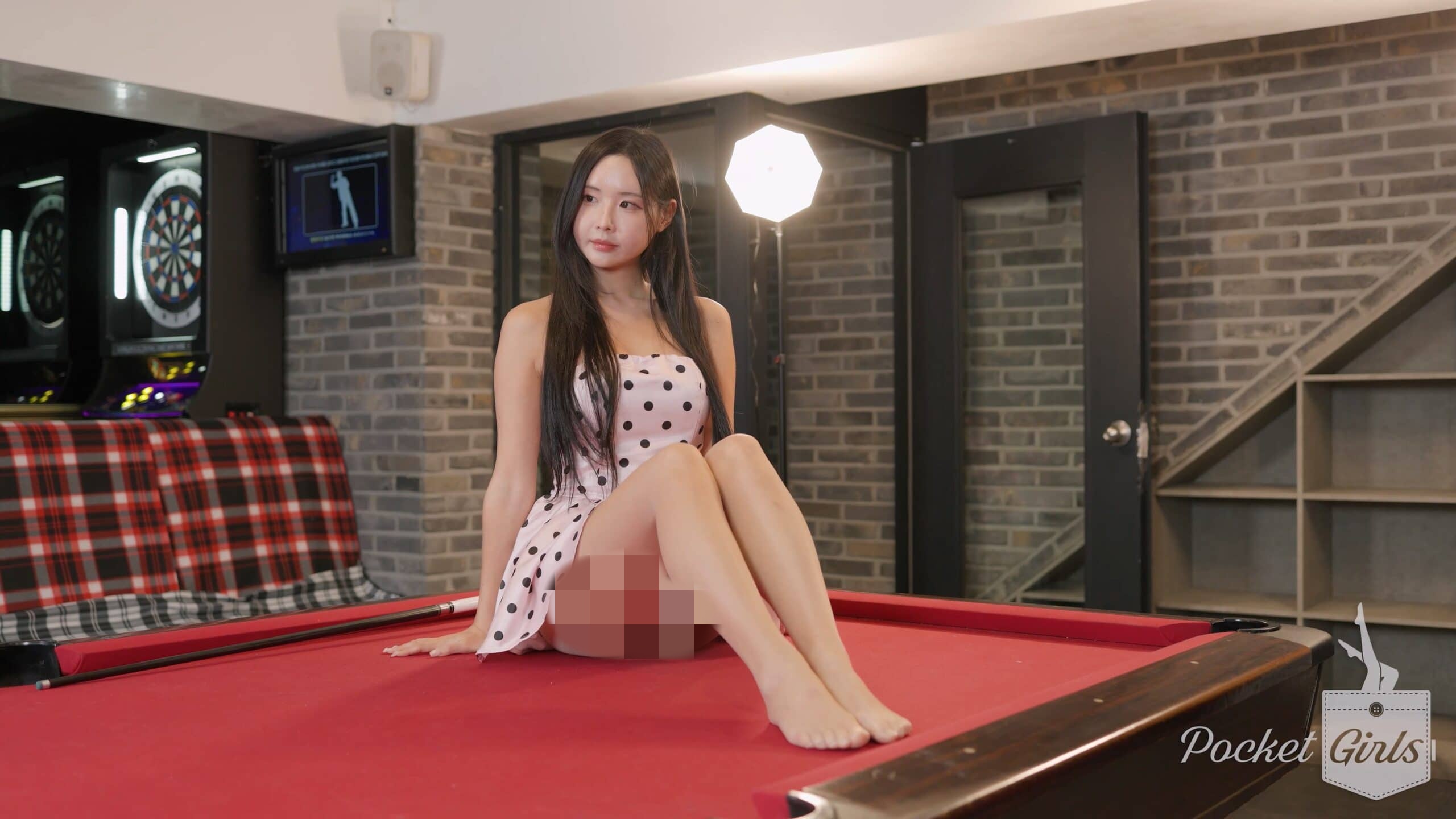 Dancing on a Pool Table, Habin, Part.1d – #1831